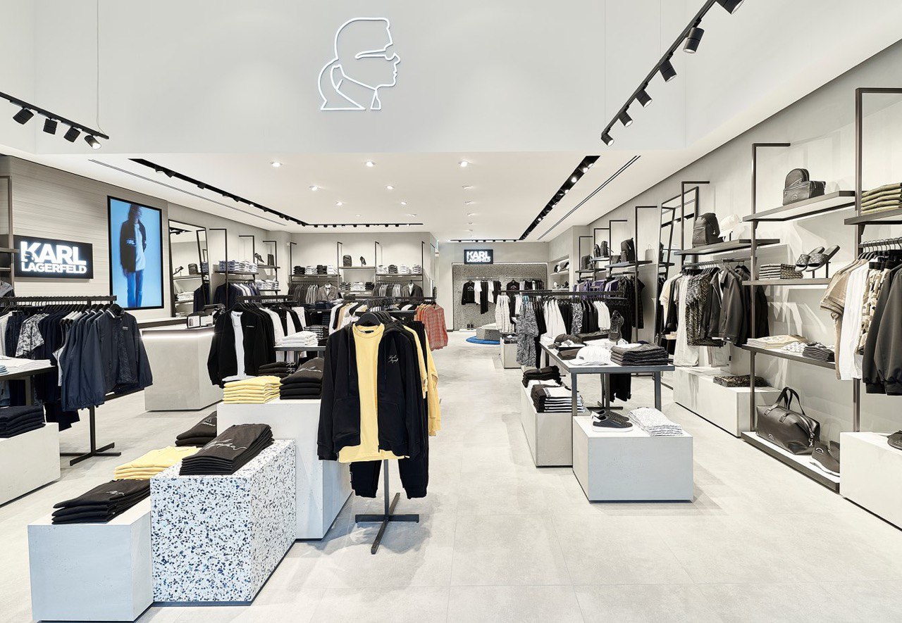 Karl Lagerfeld boutique - fashion retail store fittings - The Good Plastic  Company